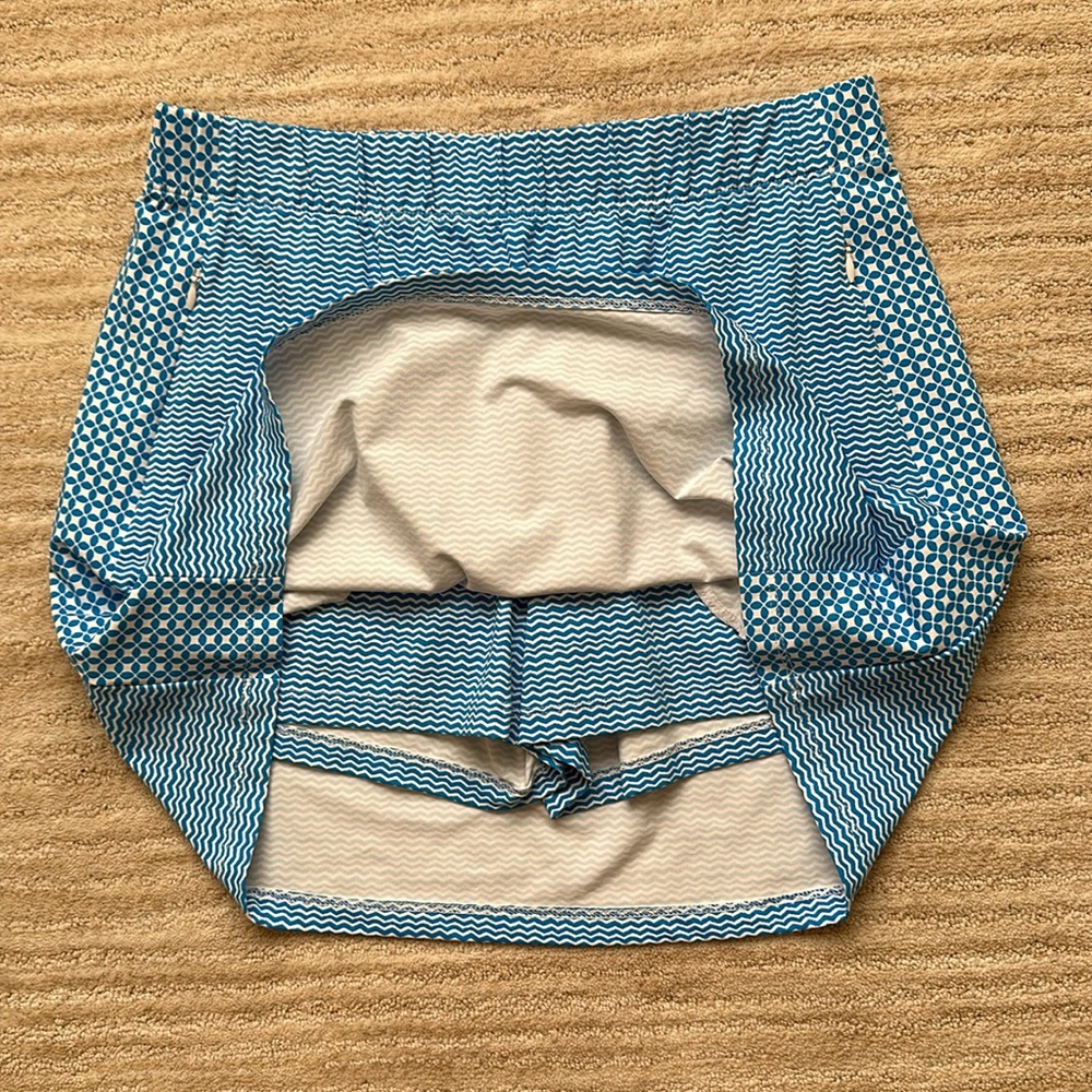 J. McLaughlin Athletic Skort | Skirt Blue Wave Pattern, Size Medium - Picture 5 of 14
